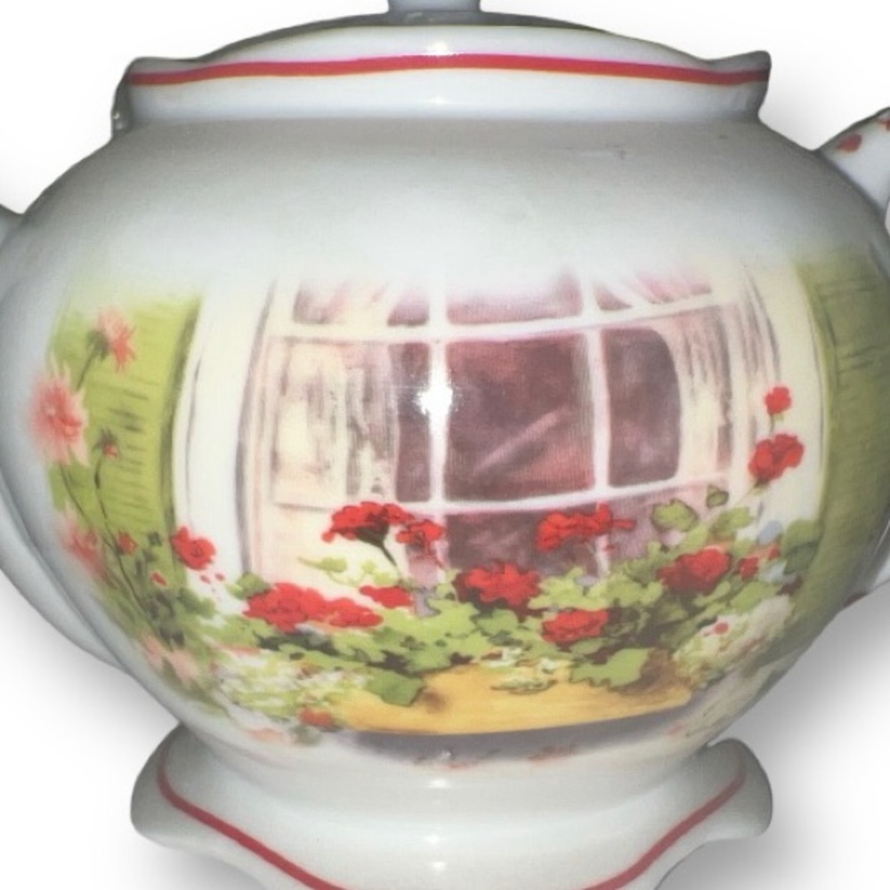 Hydrangea teapot - Picture 2 of 3